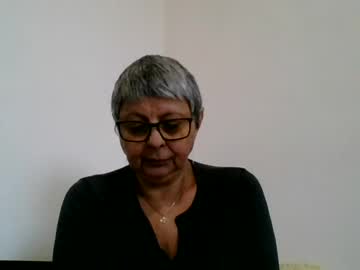 Black Widow Sexymilf webcam from Romania